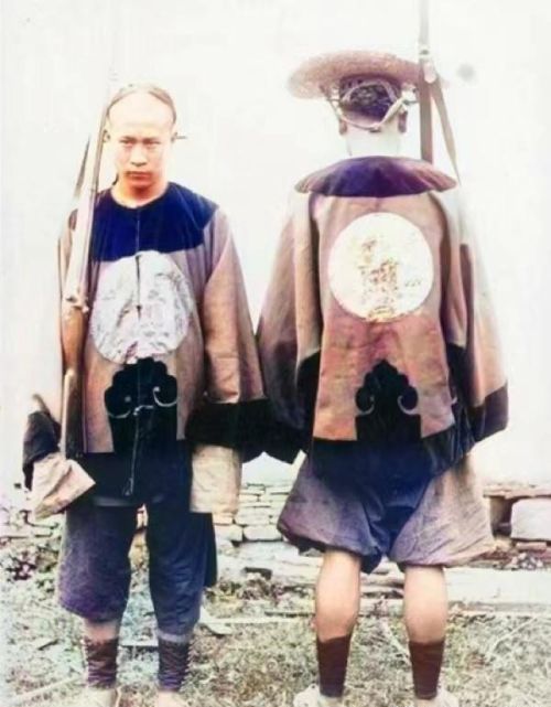 不要被电视剧骗了，这才是清朝士兵真实的形象，这才是真实的历史