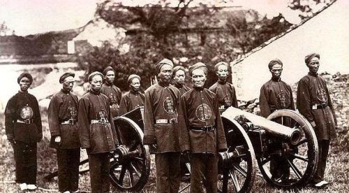 不要被电视剧骗了，这才是清朝士兵真实的形象，这才是真实的历史