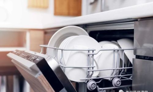 家里厨房空间比较小，选择水槽洗碗机可以吗？