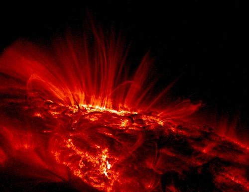 太阳究竟使用了什么当燃料，为什么燃烧了46亿年还没有烧完？