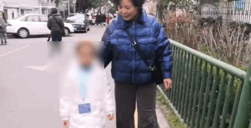 马上要去上班了，幼儿园放学找谁接送？如果给其他认识的全职妈妈接，给多少钱合适？