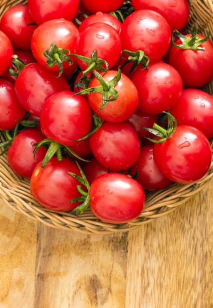 番茄长势很好，果实却很小，而且长的很慢，是什么原因？