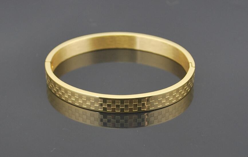 金字旁的字大多与什么有关