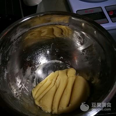 定制广式白莲蓉蛋黄月饼 我爱烘培 快手版本（定制广式白莲蓉蛋黄月饼）(5)