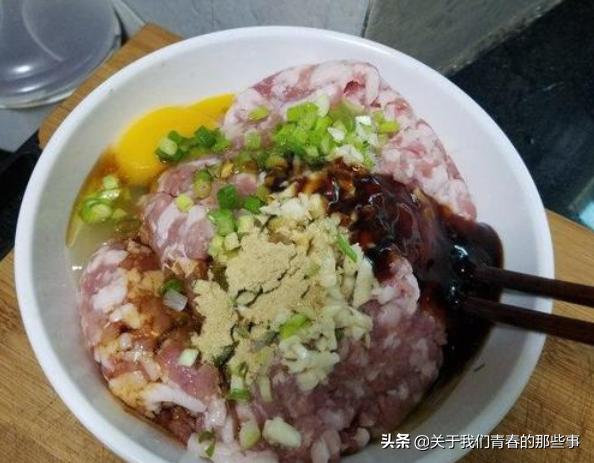 正宗三鲜馅饺子放什么调料（三鲜馅有哪三鲜）(11)