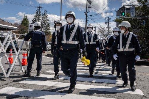  日媒：日本多地“紧张气氛弥漫” 安倍昭惠也表态发声，日本安倍昭惠的图片