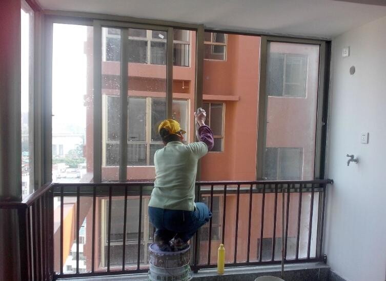 擦玻璃有什么技巧