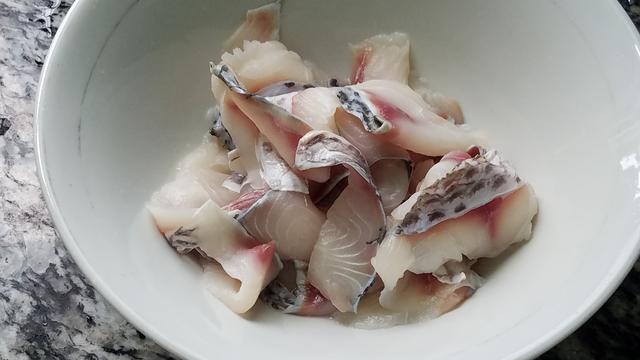 鱼片的家常做法简单（鱼片这样做才够味）(4)