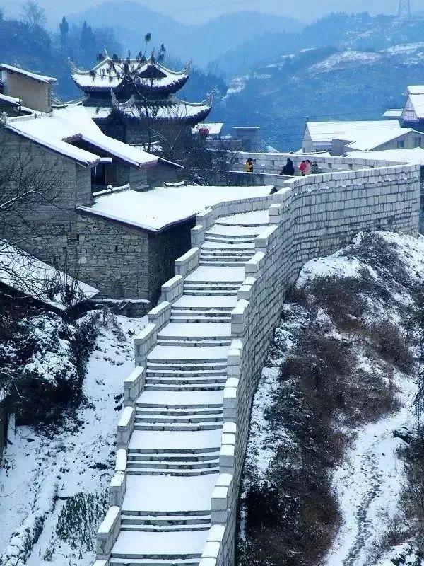 贵州梵净山的冬天雪景（初雪来临梵净山下雪了）(20)