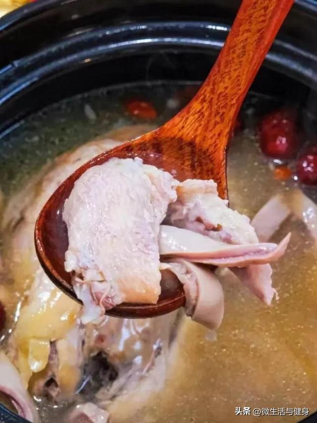 猪肚煲鸡汤的做法大全（来一锅补补汤鲜肉嫩营养多）(7)