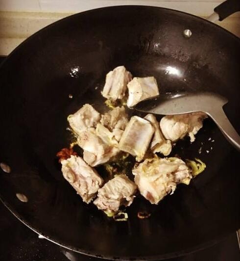 排骨炖豆角的流程是什么