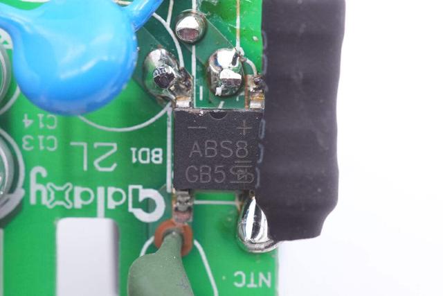 惠普433a充电棒（惠普大猪头5.3V2A充电器157拆解）(31)