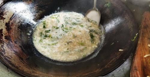 山药煎饼搭配山药羹，简简单单的农家美食，那是家乡的味道