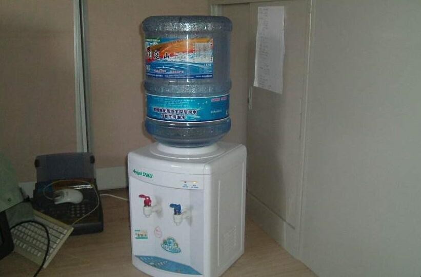 饮水机