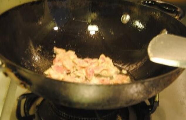 口蘑炒肉片的步骤是什么