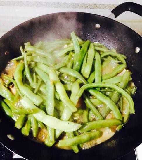 排骨炖豆角的流程是什么
