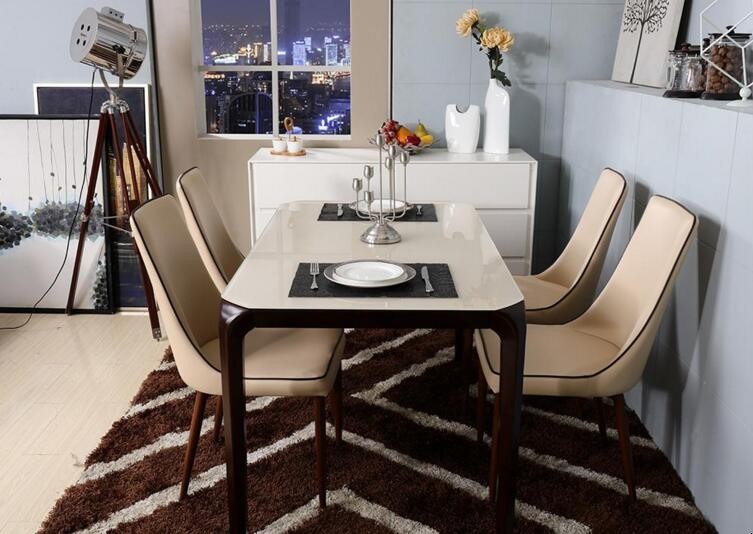 现代简约风格餐桌