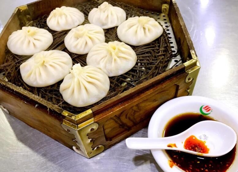 贾三灌汤包