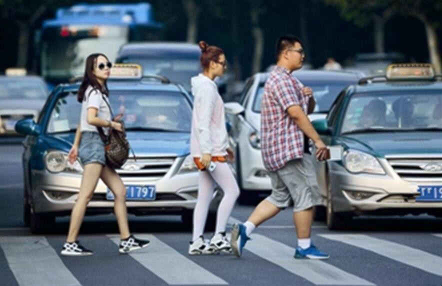 行人过马路