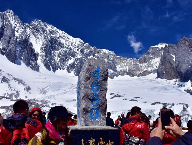 玉龙雪山海拔高度是多少米