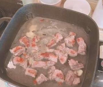 排骨火锅怎么做