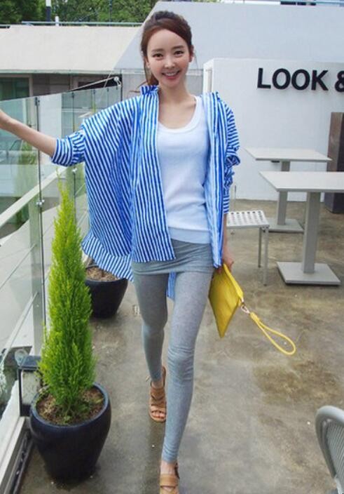 灰色打底袜怎么搭配好看