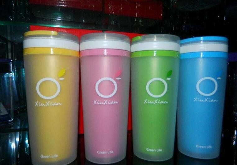 塑料水杯有异味怎么去除