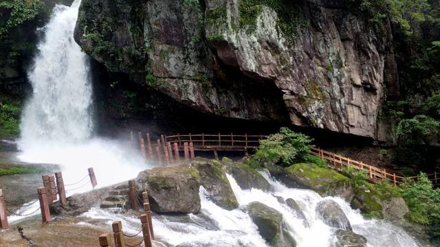 汉中4天旅游适合去哪里（汉中这些瀑布承包了整个夏天的清凉）(28)