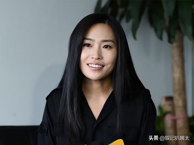 张艺谋离婚为什么前妻不撕他（张艺谋二婚娶小31岁娇妻生三子）(29)