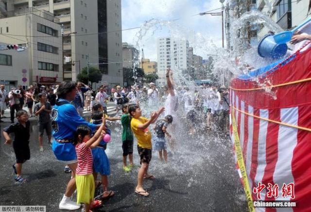 网友抵制 多地取消 夏日祭 为何惹众怒（网友抵制多地取消）(7)