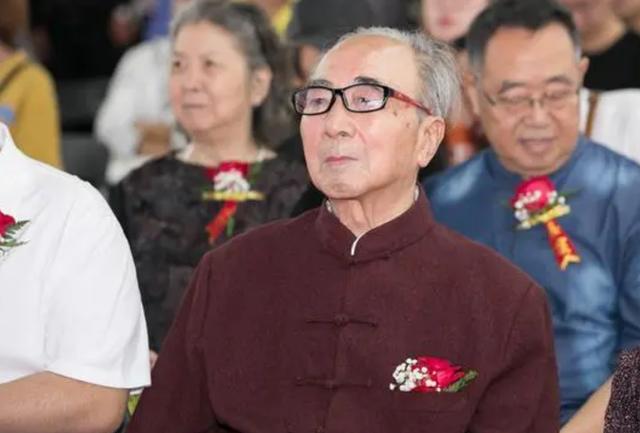 中华第一楷 张瑞龄 86岁高龄，苦练楷书71年，一幅字卖593万（中华第一楷张瑞龄）(7)