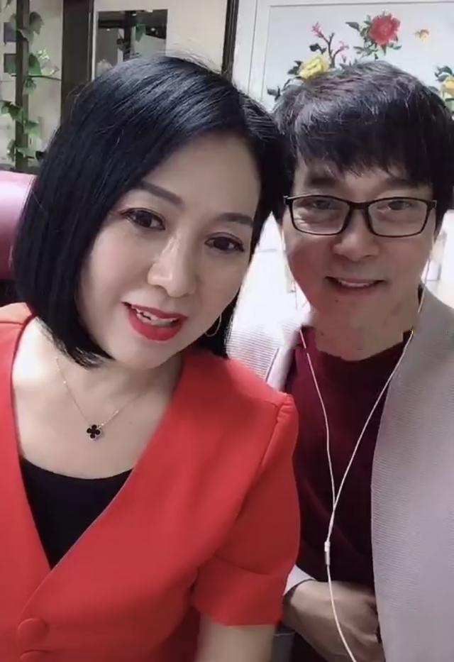 赵四的媳妇现状（老婆现实生活中华丽转身）(6)