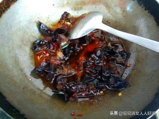 青瓜木耳烧豆腐的做法（木耳黄瓜烧豆腐的做法）(9)