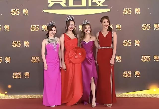 tvb55周年台庆艺人红毯（TVB台庆红毯女星露背露腿）(7)