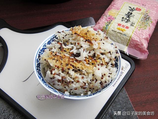 土锅灶怎样才能做出锅巴饭（最爱的锅巴饭和大铁锅味道）(11)