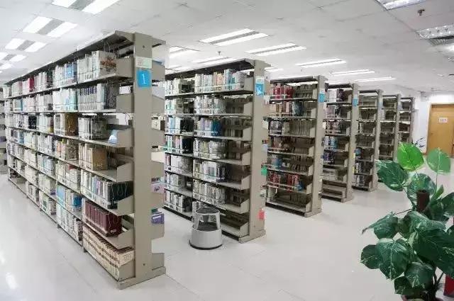 广州图书馆看书位置推荐（人少书多环境好）(21)