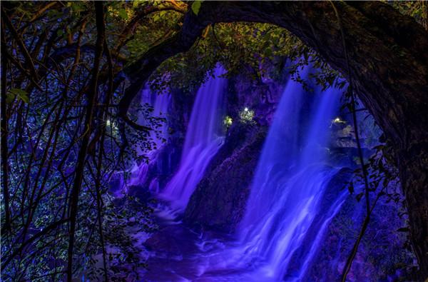 芙蓉镇挂在瀑布上的千年古镇夜景（不可错过的芙蓉镇夜景）(5)