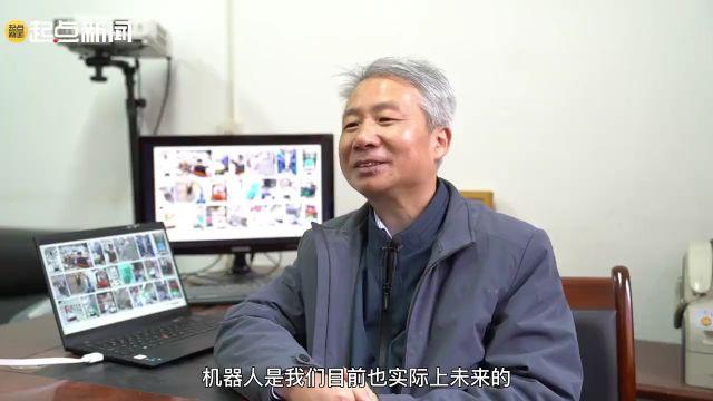 流浪地球2刘德华吴京擦肩而过（流浪地球2来西安路演）(7)