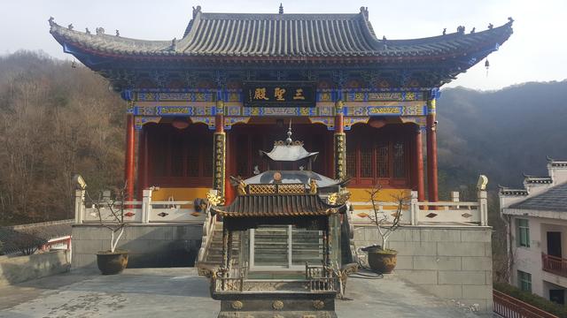 石泉莲花寺在哪里（深山藏古寺-走进陕南石泉县莲花寺）(12)