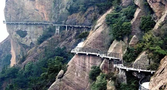 极限高空跳伞视觉盛宴（湖南极限高空婚礼这绝对是今年七夕最刺激的打开方式）(20)