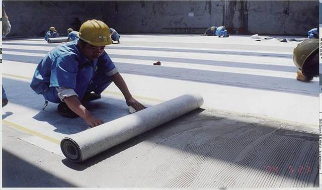 sbs改性沥青防水卷材冷铺施工工艺（改性沥青防水卷材热熔施工法）(3)